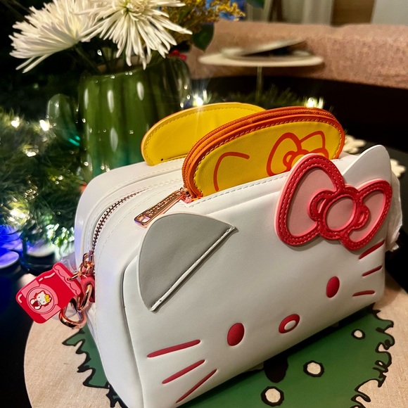 Loungefly Sanrio Hello Kitty Toaster Crossbody Bag - Picture 4 of 6